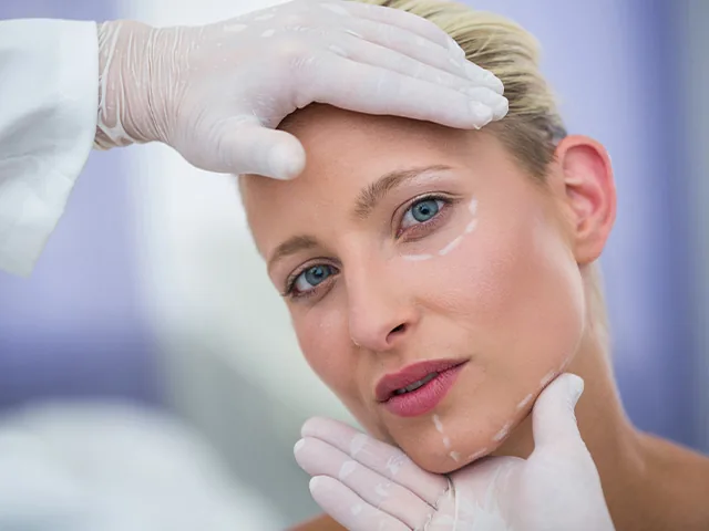 Estetica facială: ce este și ce opțiuni aveți